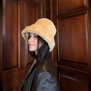 Vintage Faux Fur Hat - color beige - size S/M